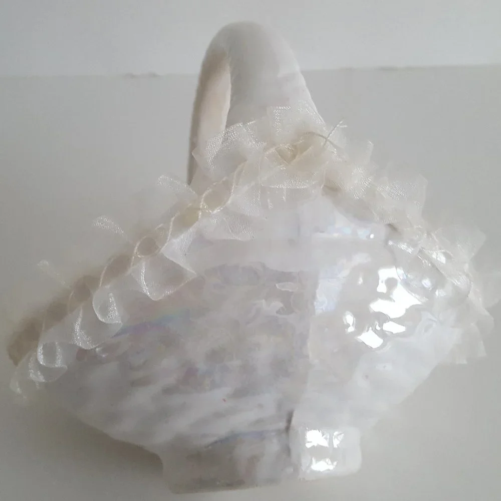 Small Iridescent Ceramic Basket White w/Trim *Imperfection* Shiah Yin ROC Taiwan